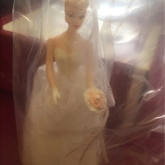 Hallmark wedding day Barbie ornament - Picture 3 of 3